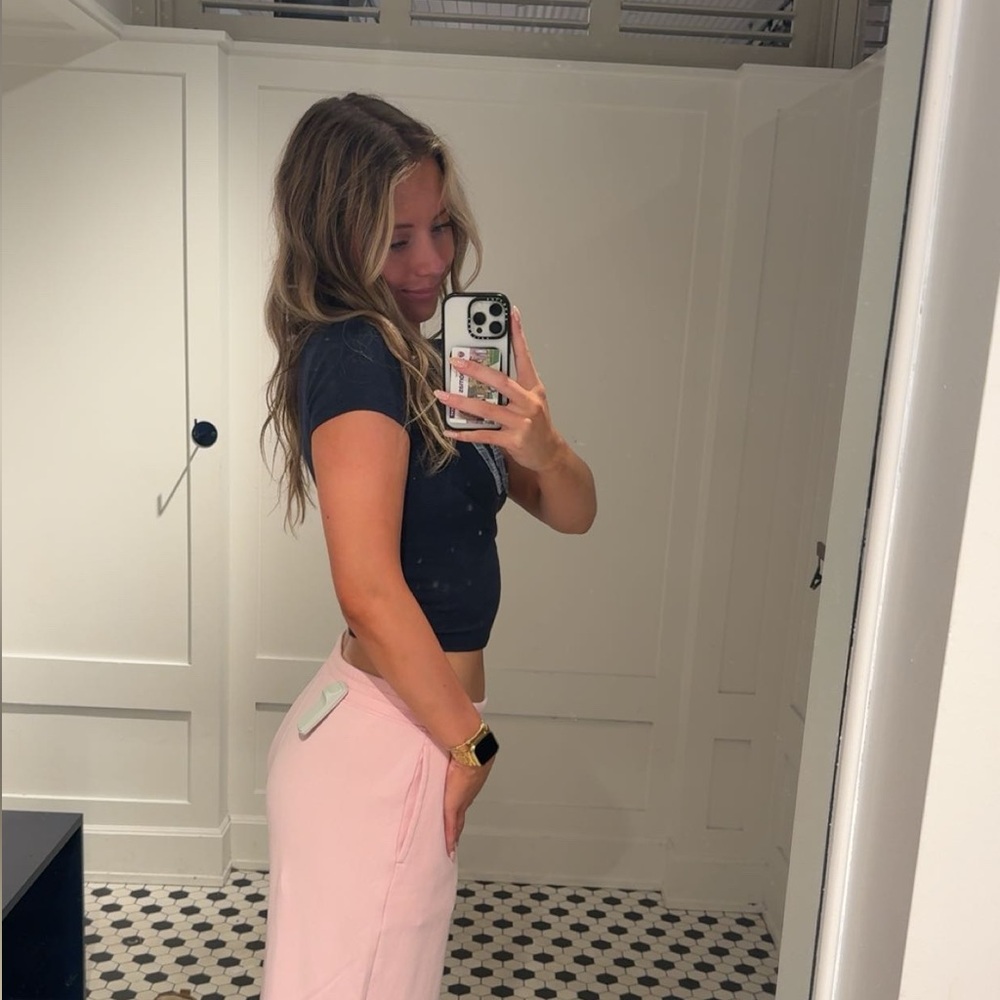 Meet your Posher, Ava